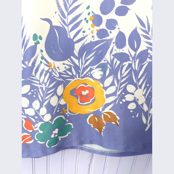 *SOLD* Vintage 1970's Polyester Floral Top Purple Floral V-Neck - Picture 3 of 6